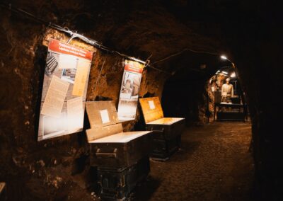Pod Fiľakovským hradom zveľadili prístup k podzemným chodbám